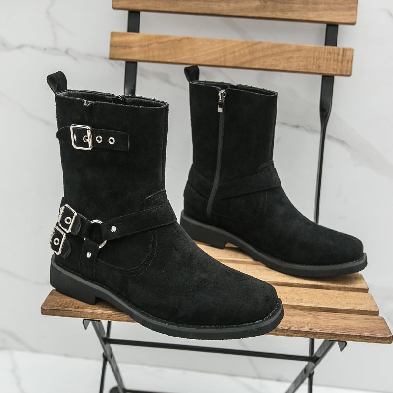 Martin csizmák felnőtteknek – magas szárú, hegyes orrú, cipzáros; bőr, uniszex; külső: marhabőr; belső: báránybőr; bélés: gyapjú-kasmír; talp: gumi.