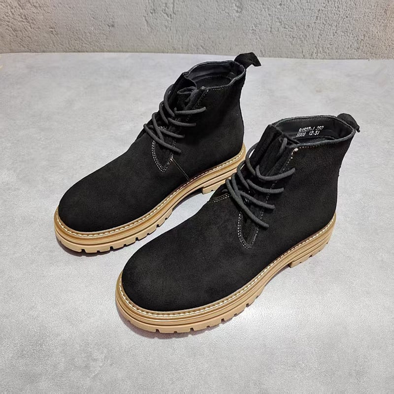 Férfi Martin csizmák, középmagasak, vízálló tehénbőr felsőrész, gumírozott talp, kerek orr, belső bélés valódi bőr