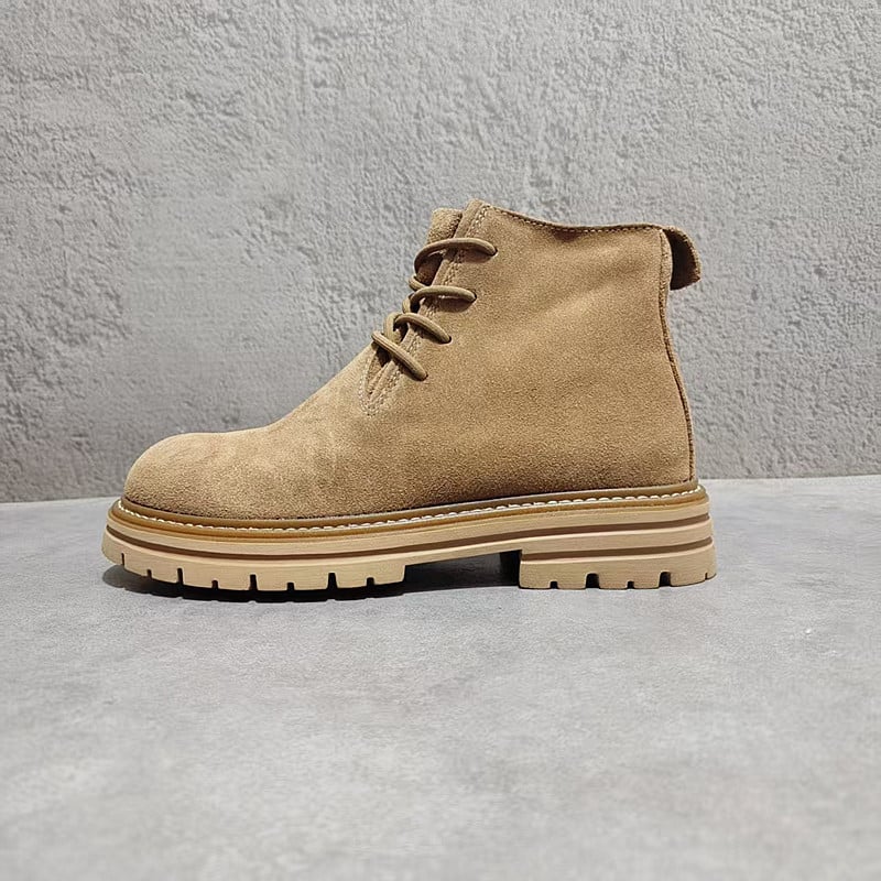 Férfi Martin csizmák, középmagasak, vízálló tehénbőr felsőrész, gumírozott talp, kerek orr, belső bélés valódi bőr