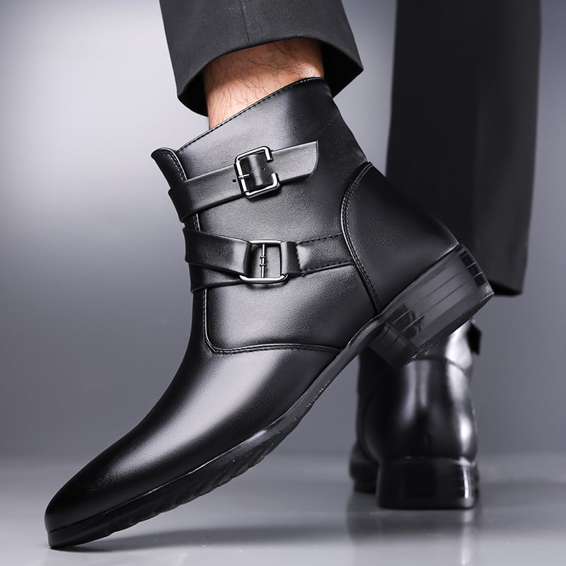 Bőr csizmák, magas szárú, hegyes orrú, PU felső rész, gumírozott talp, oldalsó cipzár