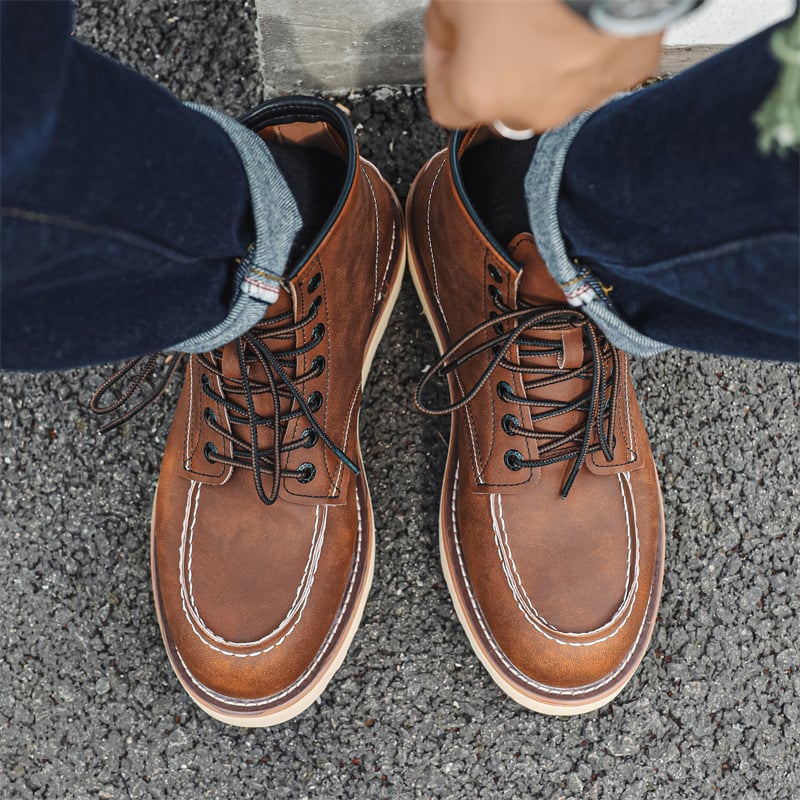 Bőr Martin csizma, uniszex, felsőrész kevert anyagból, gumí talp, középső szár, elöl fűzőzár