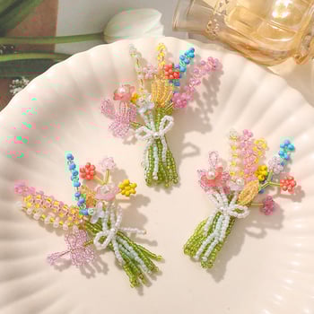 Hajcsat kézzel kötött virágos Mori-stílusú kiegészítő üveggyöngyökkel, tavasz 2024