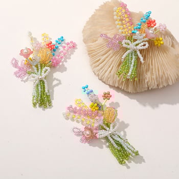 Hajcsat kézzel kötött virágos Mori-stílusú kiegészítő üveggyöngyökkel, tavasz 2024
