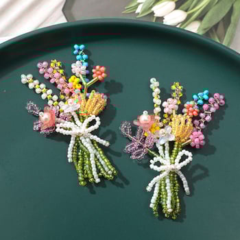 Hajcsat kézzel kötött virágos Mori-stílusú kiegészítő üveggyöngyökkel, tavasz 2024