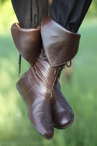 Martin csizmák férfiaknak, középmagas, fűzős, kerek orrú, lapos sarok, PU felsőrész