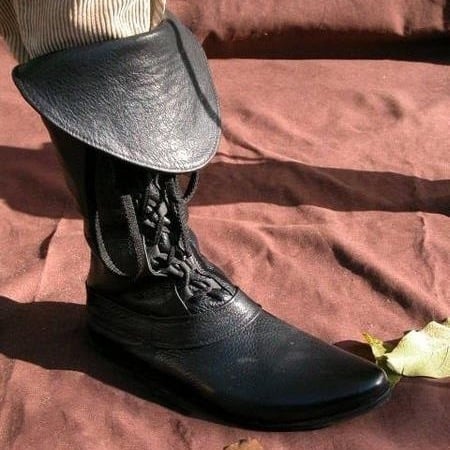 Martin csizmák férfiaknak, középmagas, fűzős, kerek orrú, lapos sarok, PU felsőrész