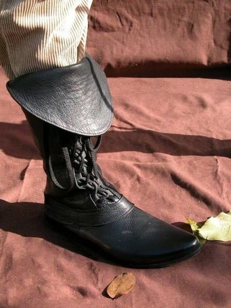 Martin csizmák férfiaknak, középmagas, fűzős, kerek orrú, lapos sarok, PU felsőrész