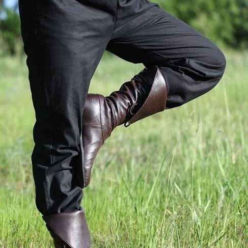 Martin csizmák férfiaknak, középmagas, fűzős, kerek orrú, lapos sarok, PU felsőrész