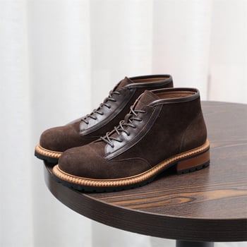 Martin csizma nubuk bőrrel, középmagas szár, gumi talp, alacsony sarok 1–3 cm