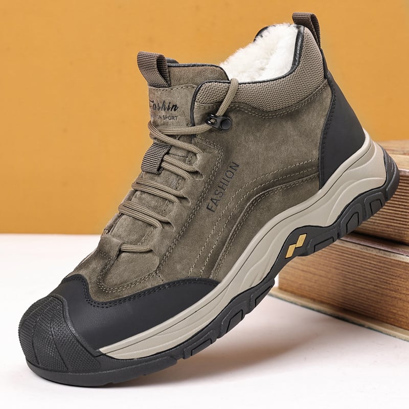 Férfi téli bőrből készült csizma gumírozott talppal, szőrme béléssel, csúszásmentes