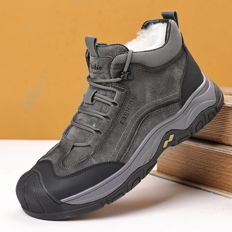 Férfi téli bőrből készült csizma gumírozott talppal, szőrme béléssel, csúszásmentes