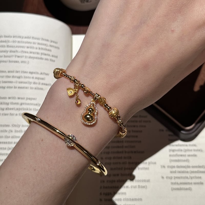 Geometriai tök alakú gyöngy karkötő, környezetbarát réz, elektroplattált, nőies, niš stílus, nyár 2025