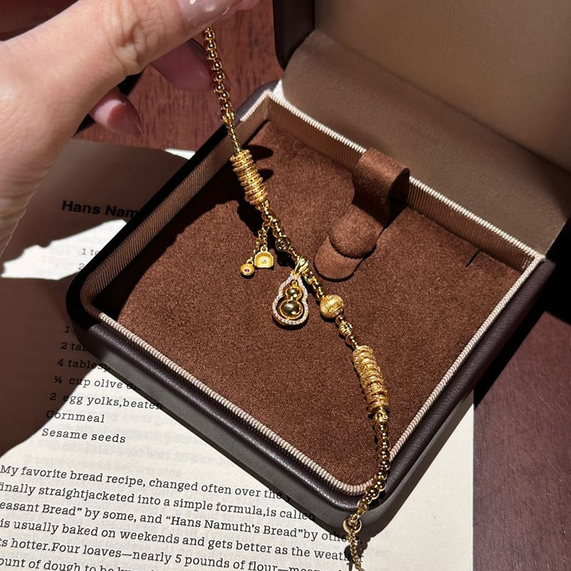 Geometriai tök alakú gyöngy karkötő, környezetbarát réz, elektroplattált, nőies, niš stílus, nyár 2025