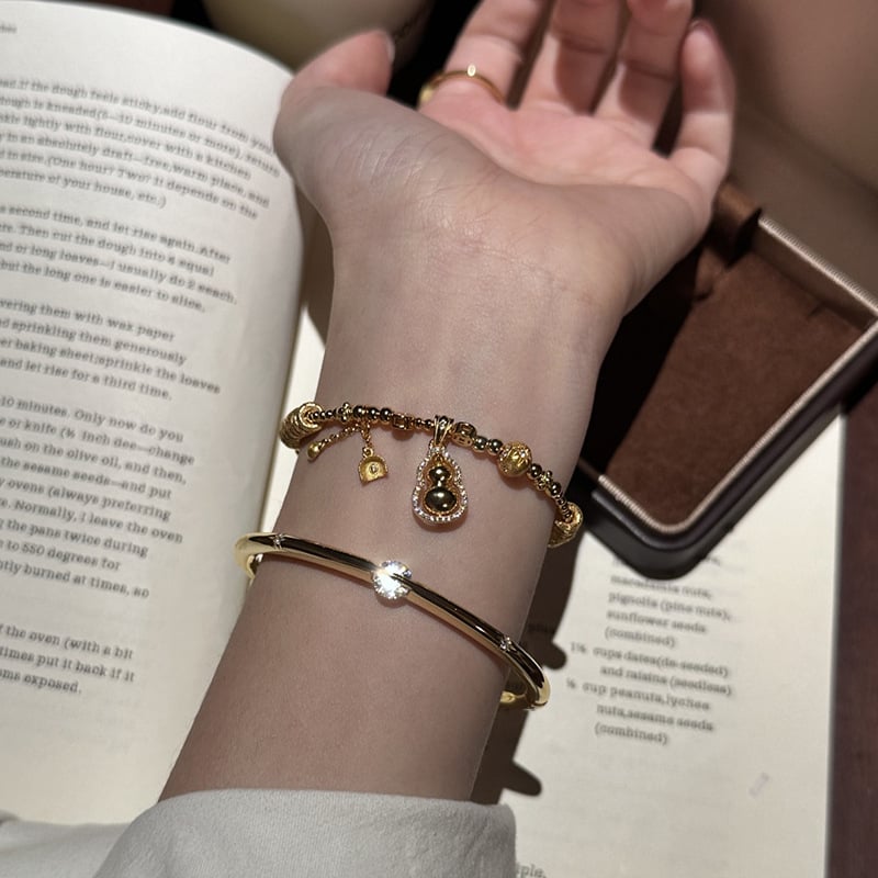 Geometriai tök alakú gyöngy karkötő, környezetbarát réz, elektroplattált, nőies, niš stílus, nyár 2025