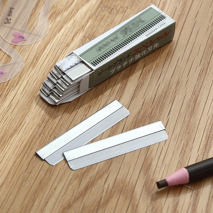 Szemöldöknyíró – rozsdamentes acél, márka nélküli, általános használatra, professzionális sminkeszköz