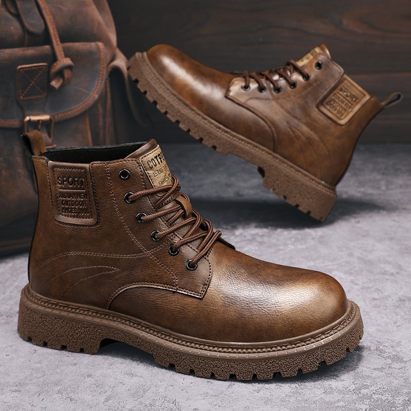 Férfi Martin csizmák - Felsőrész: valódi bőr, Talp: gumi, Kör orr, Sarokmagasság: 3–5 cm, Alacsony csizmaszár