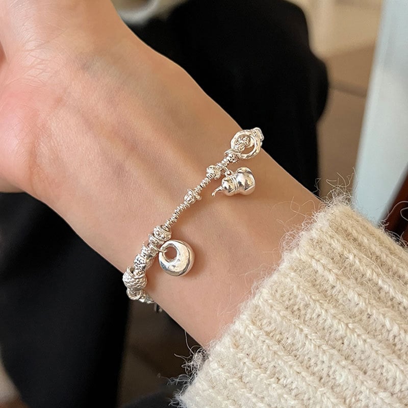 RONERAI kord karkötő – elektroplatinált kivitel, női stílus, személyes trend, 2025 tavaszi debütálás, kéz ékszer