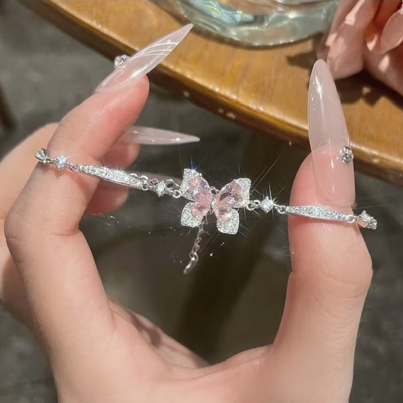 Női gyémánt pillangó karkötő – réz, könnyed luxus stílus, geometriai formavilág