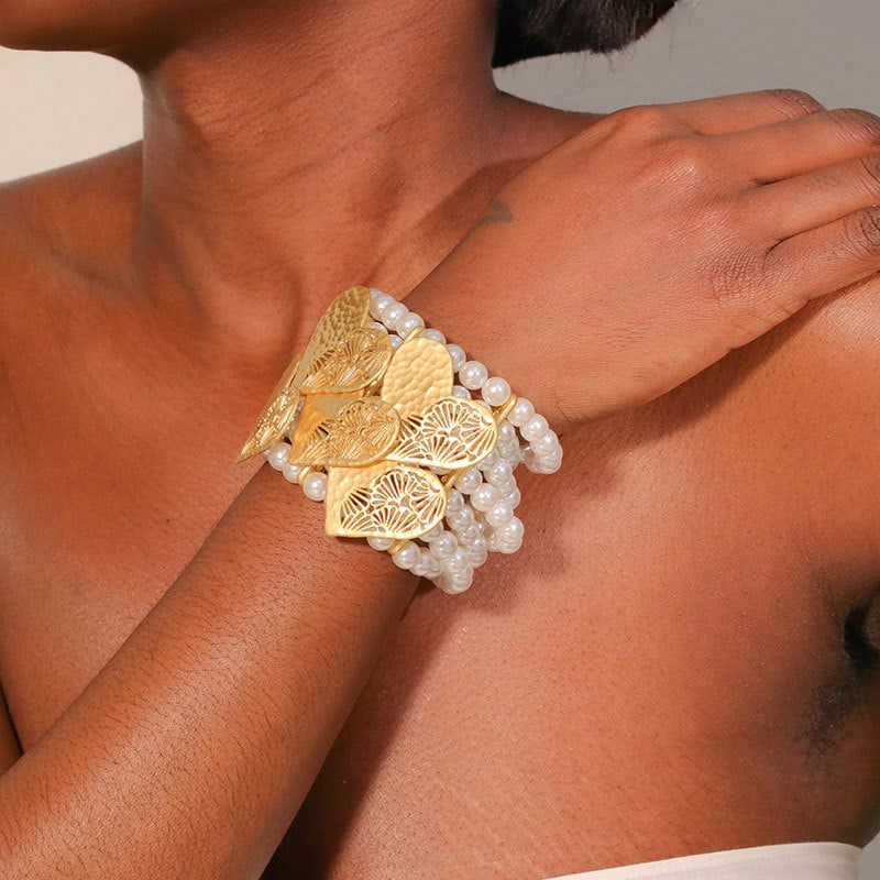 Flotan női karkötő - kézzel kötött mesterséges gyöngyökkel, geometriai forma