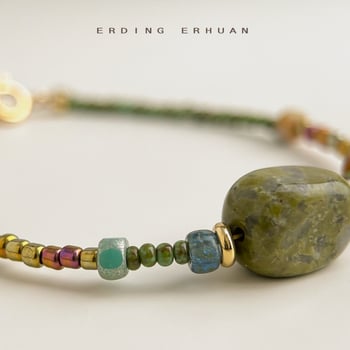 Kézzel készített karkötő természetes kő és rizsszemekből, új kínai stílus, geometriai forma, nők számára, nyár 2025