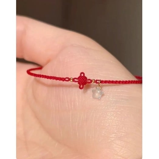 Ötvözetből készült karkötő — kézzel kötött, ötágú csillag motívum, női retro geometriai stílus, elektroplátolt felület