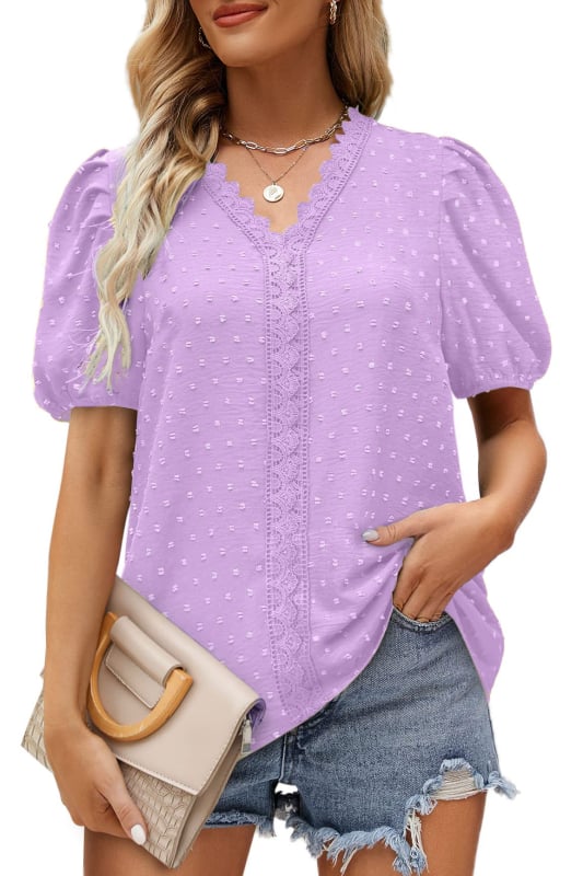 Női rövid ujjú ing pöttyös mintával, V-nyakkal, poliészter-elasztán anyag, lazán szabott