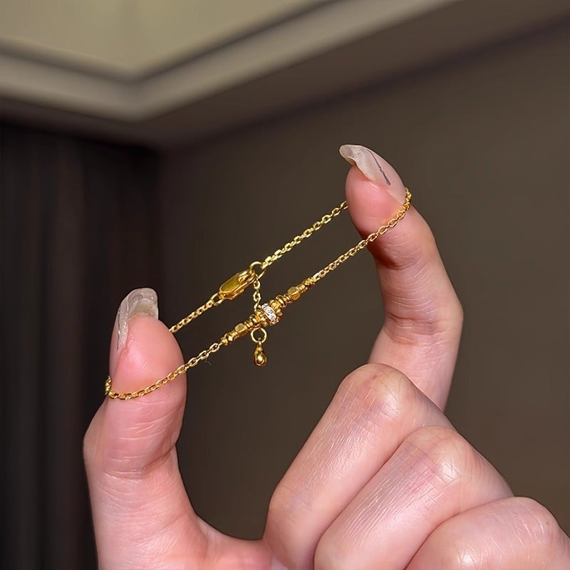 Női karkötő – minimalista geometriai dizájn, rézötvözet bevonattal, női niche stílus, ideális évforduló ajándék