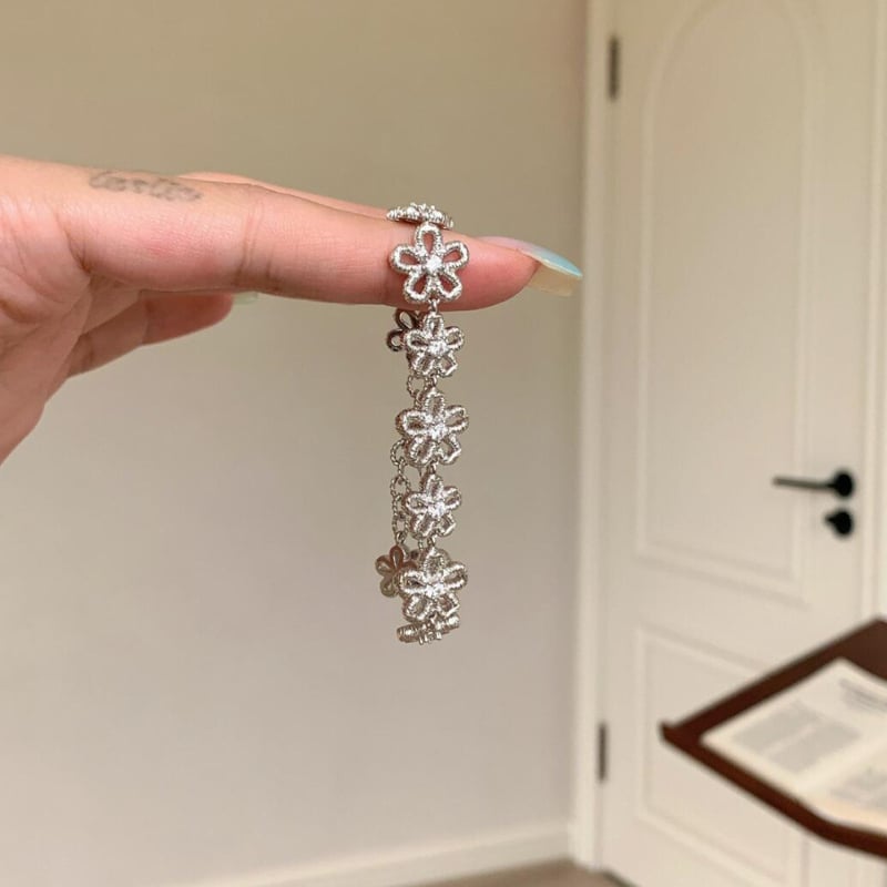 Műgyöngyös karkötő, geometriás dizájn, elektroplattázás, uniszex, könnyed luxus stílus, kézre szánt kiegészítő