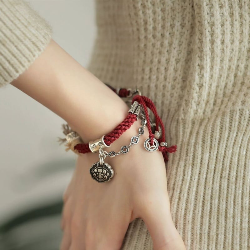 Kötélből készült karkötő oroszlánfejes csattal; Márka: Aijing'er (Kiegészítők); Stílus: Japán és Koreai; Stílus besorolás: Friss és édes; Termékszám: 1009202243