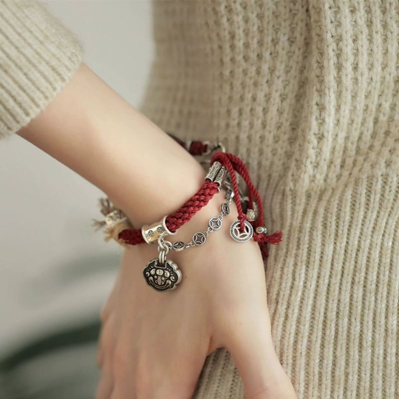 Kötélből készült karkötő oroszlánfejes csattal; Márka: Aijing'er (Kiegészítők); Stílus: Japán és Koreai; Stílus besorolás: Friss és édes; Termékszám: 1009202243