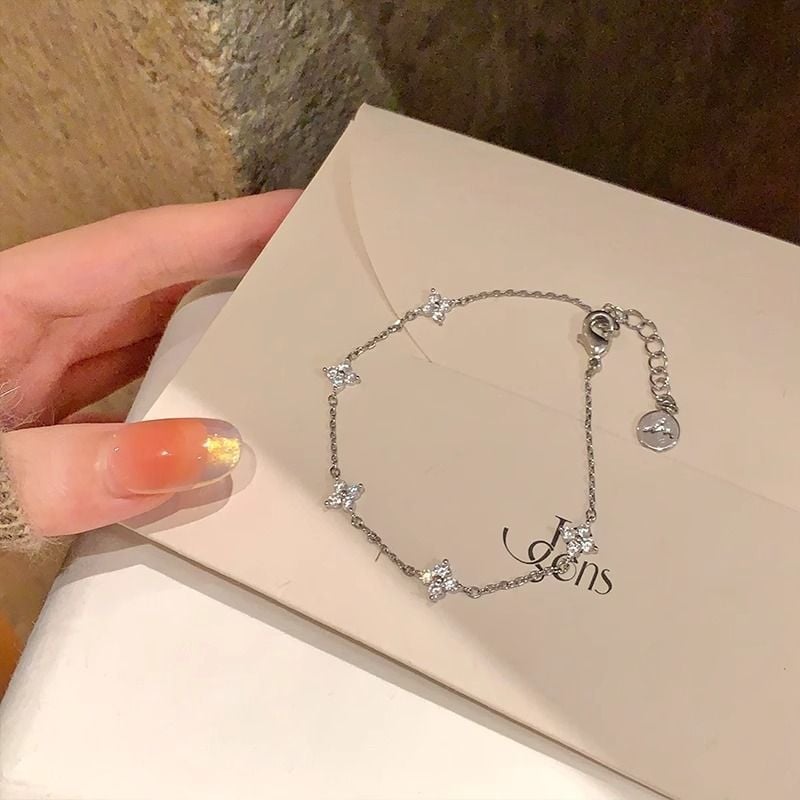 Karkötő: Gyöngyház-szerű, rugalmas, cirkón csillagokkal, ötvözet, elektroplakálás, Colorful márka, Yiwu eredet