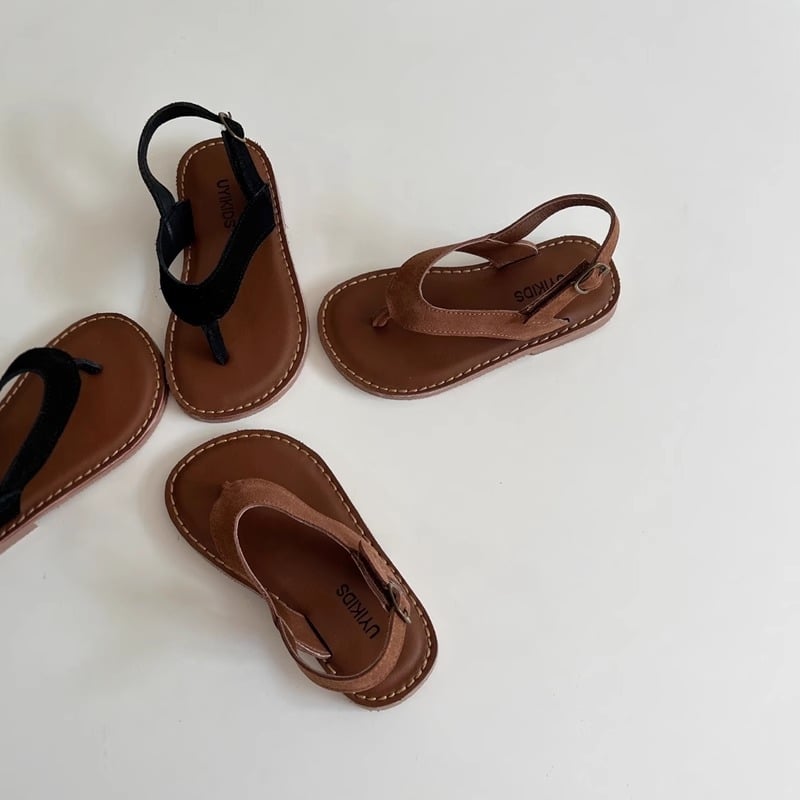 Koreai stílusú gyerek strandpapucs, uniszex – nubuk bőr felső rész, Velcro zárás, gumírozott talp, egyszínű, 4–12 éveseknek