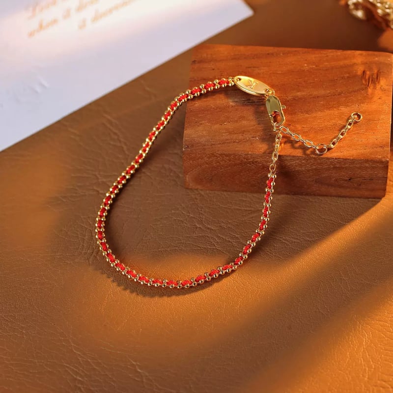 Karkötő, geometriai dizájn, rézötvözet, félmanuális feldolgozás, 2025 ősz, divatos stílus