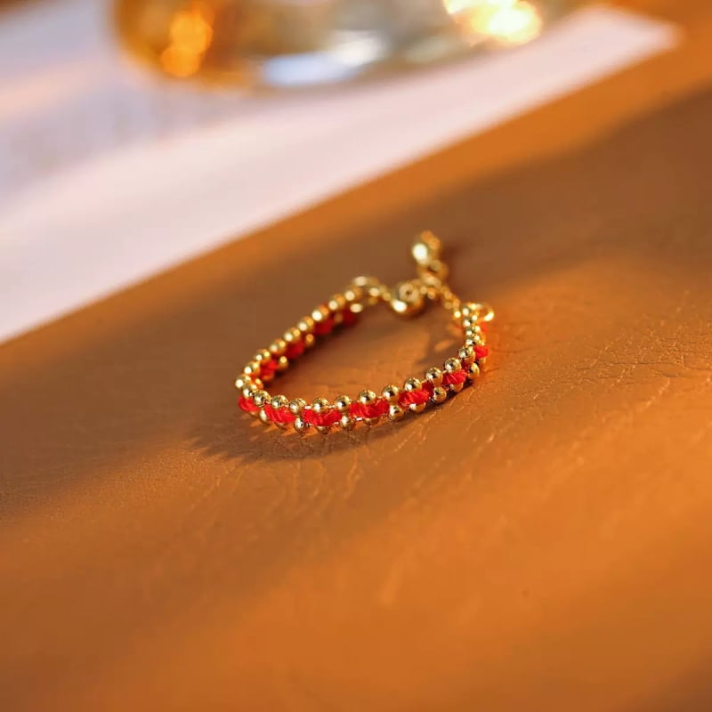 Karkötő, geometriai dizájn, rézötvözet, félmanuális feldolgozás, 2025 ősz, divatos stílus