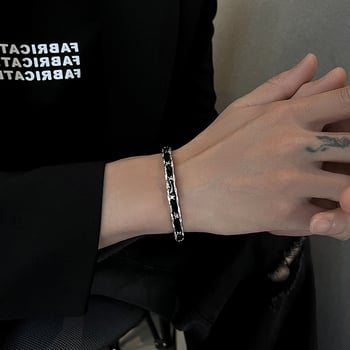 Karkötő – Uniszex, minimalist design, titán acél, elektroplakált bevonat, U-formájú kialakítás