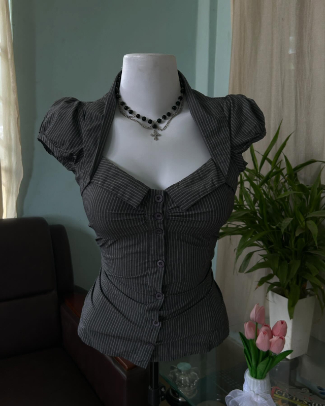 Női csíkos ing, poliészter, karcsú szabás, rövid ujjú, hossz 50-65 cm