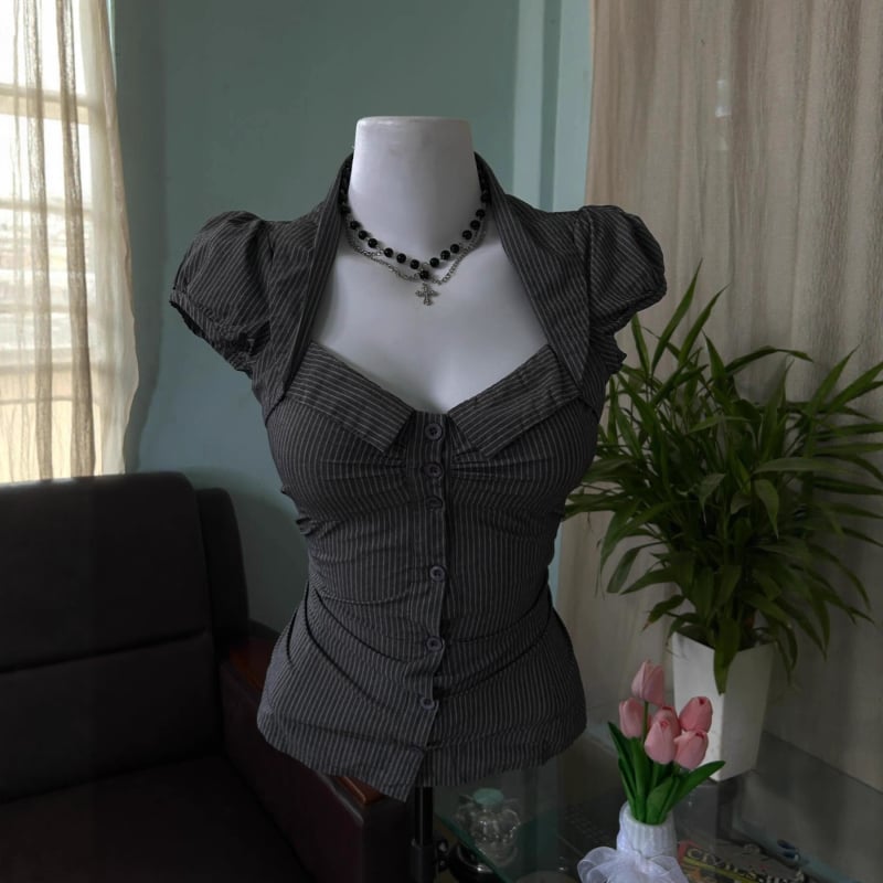 Női csíkos ing, poliészter, karcsú szabás, rövid ujjú, hossz 50-65 cm