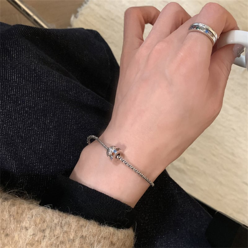 Női karkötő – réz anyagú, elektroplatált bevonattal, magas minőségű kézre szóló ékszer