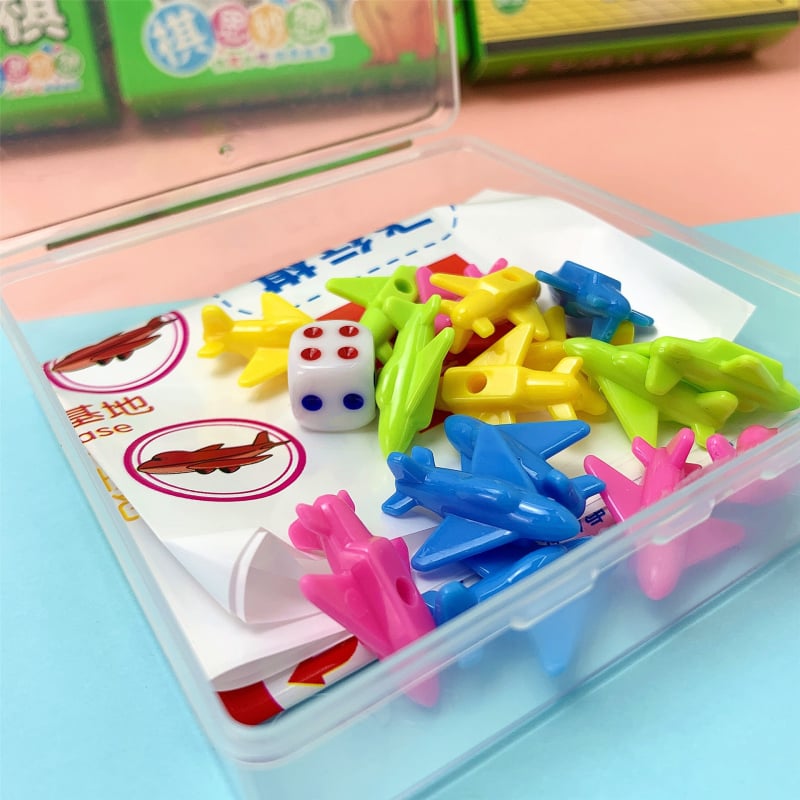 Gyerekeknek készült többjátékos asztali készlet: Gomoku, Állatos sakk, Dáma, Ludo; műanyag kivitel, 4–14 éveseknek; oktató, interaktív és családi játékokra alkalmas.