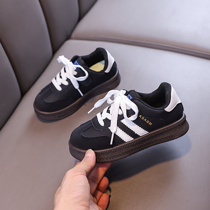 Gyerekeknek készült sportcipő műbőr felsőrésszel, lélegző, Velcro-zárás, 4–16 éves korosztálynak, kompozit talp