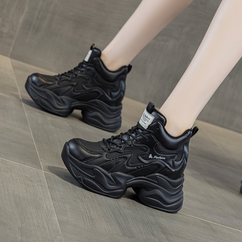 Γυναικεία παπούτσια σε στυλ dad shoes, στρογγυλή μύτη, παχιά κωνική σόλα, κορδόνια, αύξηση ύψους