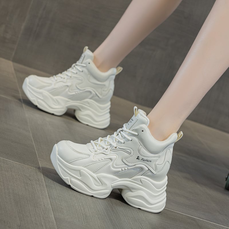 Γυναικεία παπούτσια σε στυλ dad shoes, στρογγυλή μύτη, παχιά κωνική σόλα, κορδόνια, αύξηση ύψους