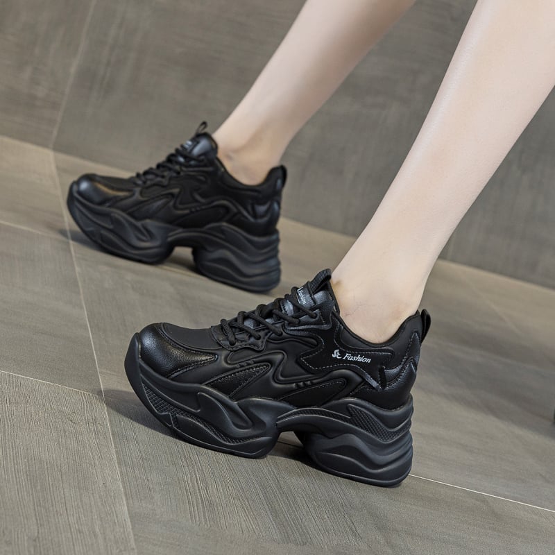 Γυναικεία παπούτσια σε στυλ dad shoes, στρογγυλή μύτη, παχιά κωνική σόλα, κορδόνια, αύξηση ύψους