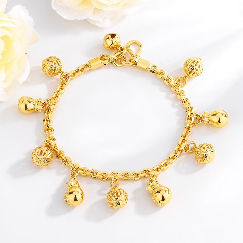 18K aranyozott réz karkötő lógó érmekkel és harangokkal hasi tánchoz – hullámos, egzotikus kézre szabott ékszer