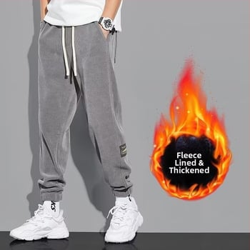 Férfi sportnadrág fleece belsővel, bokához kötős dizájn, középmagas derék, egyenes szabás, pamut-poliészter keverék