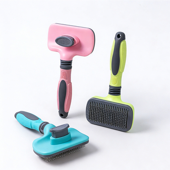 Független márkájú háziállat-öntisztító de-szőrítő kefével macskáknak és kutyáknak, egy gombnyomásos szőrtelenítés, ABS + rozsdamentes acél huzal, XF001 modell