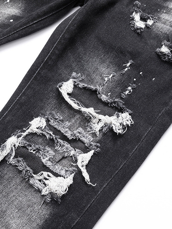 Patchworkos farmernadrág, karcsúsított fazon, középmagas derekú, cipzáras záródás, enyhe elasztikusság