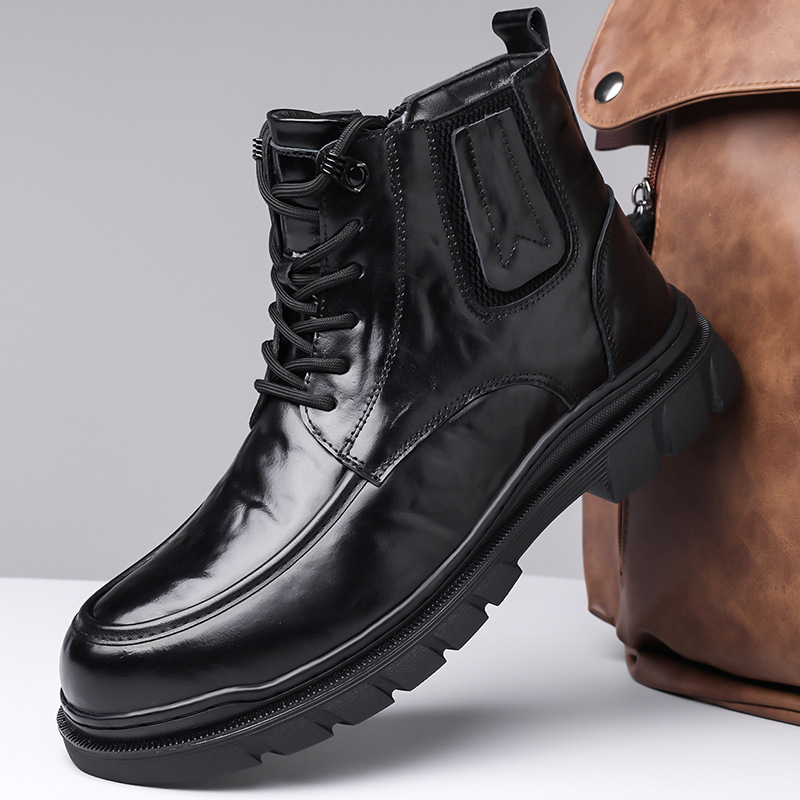 Martin csizmák – Felsőrész: felső réteg marhabőrből; Szár magassága: középső vádlira; Lábujjforma: kör; Talp: gumi; Belső bélés: PU