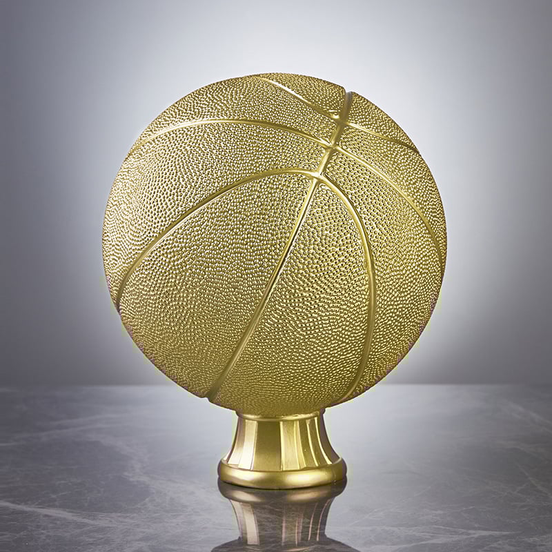 Gyanta karakter-szobor futball- és kosárlabda figurákkal asztali díszítéshez – kreatív dekoráció, ajándék