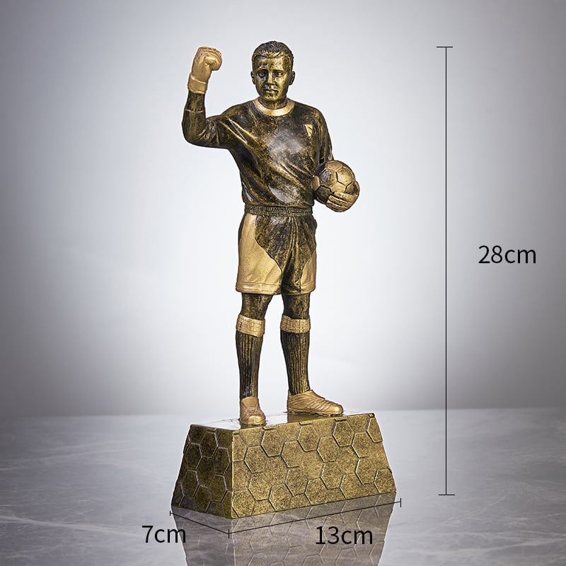 Gyanta karakter-szobor futball- és kosárlabda figurákkal asztali díszítéshez – kreatív dekoráció, ajándék